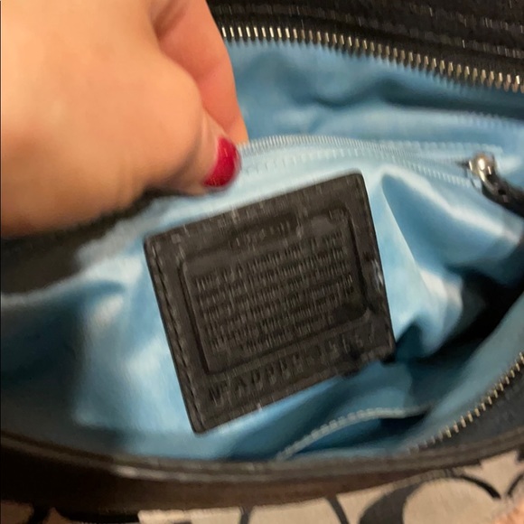 Coach shoulder bag and card holder. - Picture 5 of 9